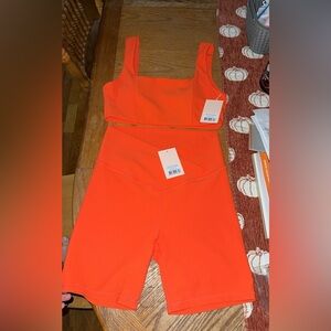 Wilo 2 piece active wear set